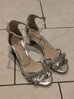 Jewel Badgley Mischka Silver Embellished Giona Block Heel Evening Sandals